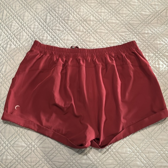 Zyia • Pinot Summer Shorts - Picture 2 of 3